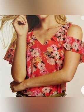 Cabi Red Floral Cold Shoulder Cutout Ruffle Top Blouse Size Medium 5352
